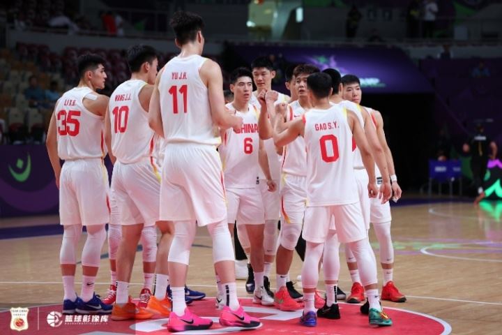 亚洲杯1/4决赛半场-王俊杰狂揽15+5 中国男篮46-35领先韩国男篮