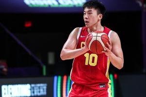 媒体人：王俊杰值得更多尊重&他是青少年的榜样 踏实打球&无花边