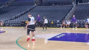 什么水平？WNBA火花队的男陪练：胖子射手+秃头后卫