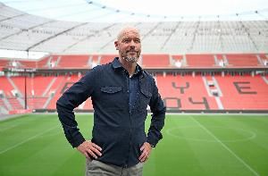 滕哈赫62天闪电下课：一场战术、信任与文化的全面崩塌