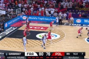 这球像谁？奥科博侧翼持球撤步三分一剑封喉 率队杀死比赛