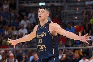 手感冰凉！丰泰基奥半场7投仅1中拿到3分5板 正负值-8