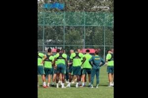 京媒：今天训练前，塞蒂恩表示大连队一定会像杯赛一样拼国安