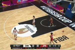 不容易！孙涵昀摘帽后策动反击 袁艺芯上篮得手反超比分打停日本