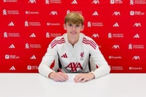 挖角曼城！官方：利物浦签下15岁曼城青训门将阿尔菲-杜利