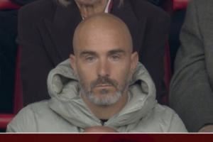 两边都不好过！看台上马雷斯卡一脸疲惫，森林老板面色铁青