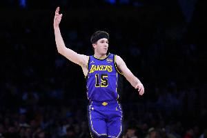 名记：里夫斯续约可能性为零 他下赛季可能会获得年薪4000万报价