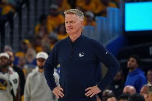 科尔：客场之旅中我们没有一次训练 没有恢复时间也没有训练时间