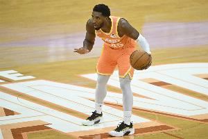 防守建功!火箭首节领先14分 骑士仅得19分是其赛季新低